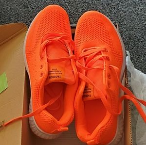 Womens sneakers